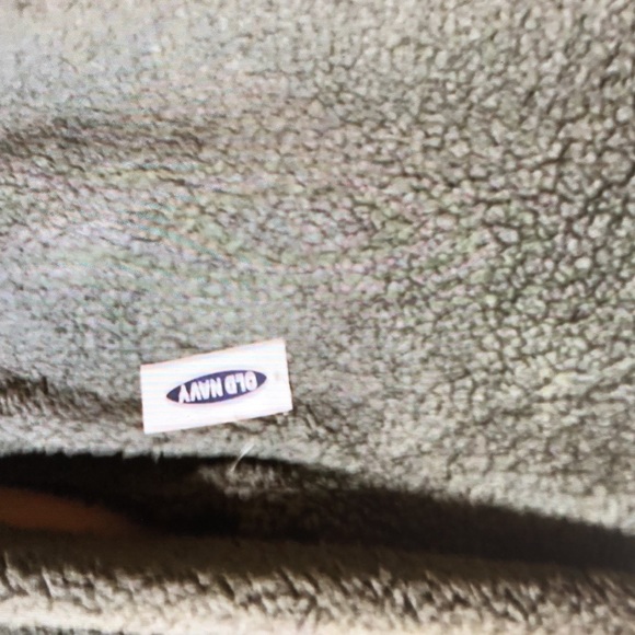 Old navy sweatshirt - Picture 2 of 5